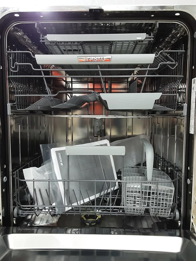 Dishwashers / 82cm Dishwasher BI Style Black Steel DBI653IB.BS.AU