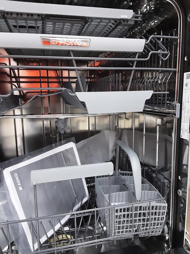 Dishwashers / 82cm Dishwasher BI Style Black Steel DBI653IB.BS.AU